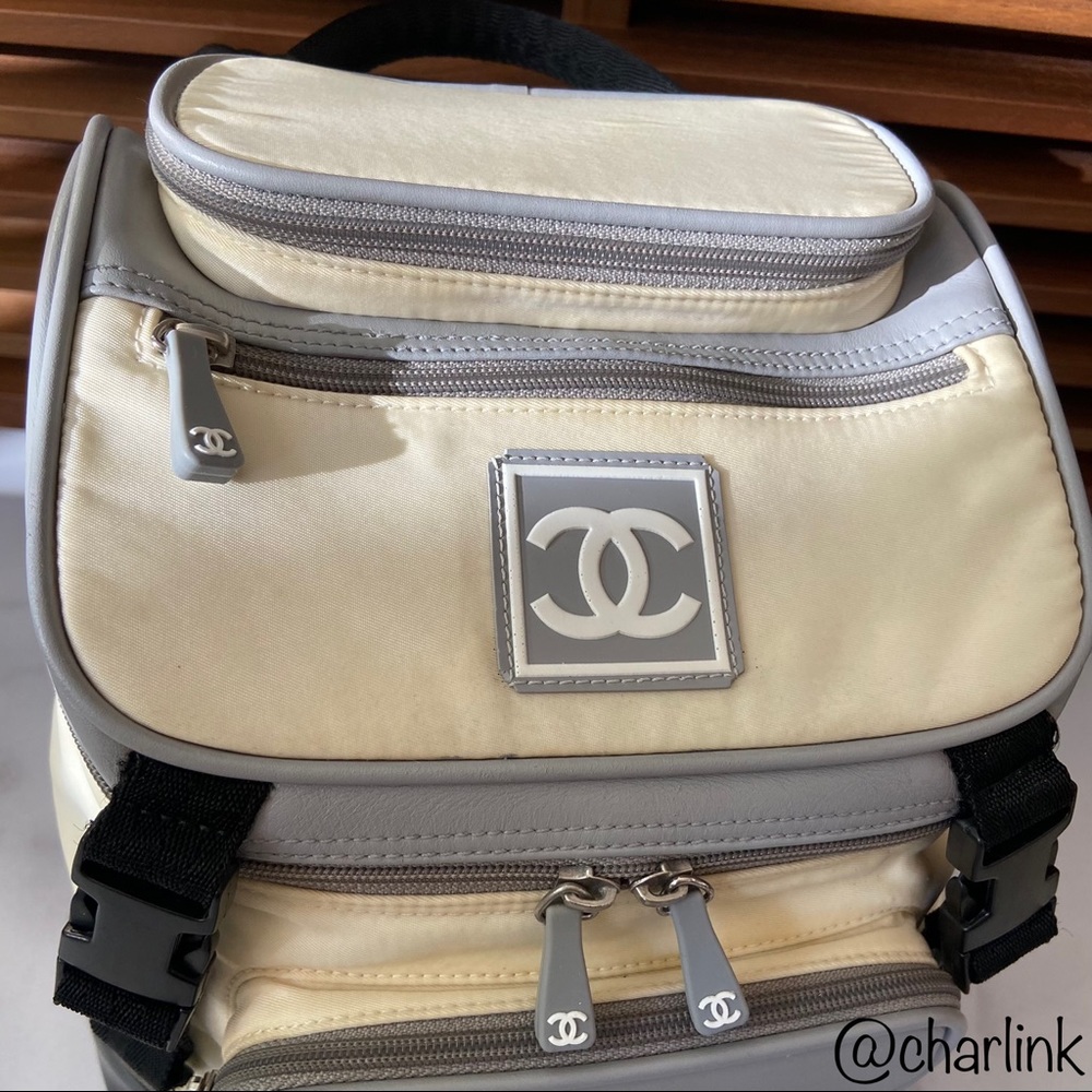 ❌SOLD❌ CHANEL mini backpack - Authentic Vintage - Picture 5 of 16
